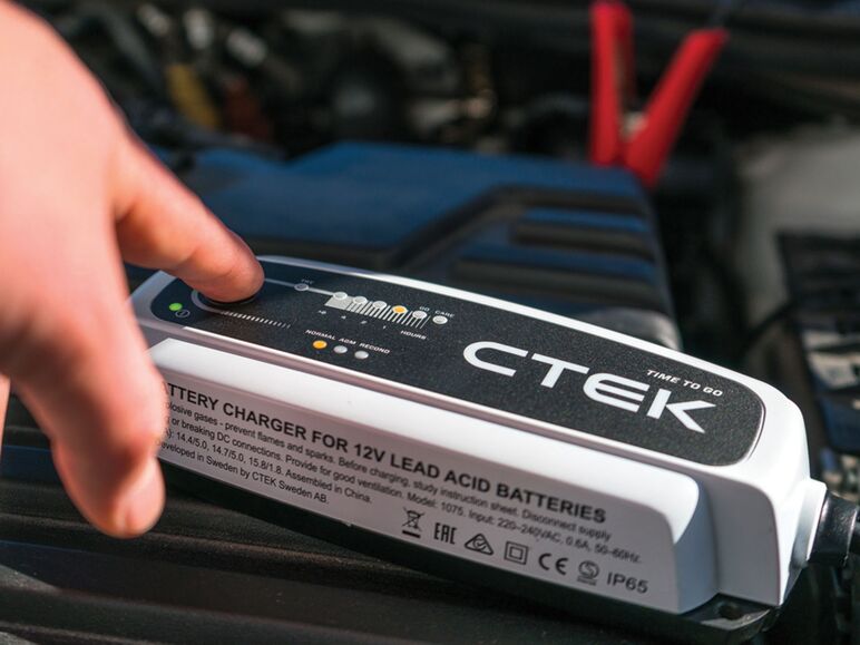 Ctek Cargador de batería para coche 