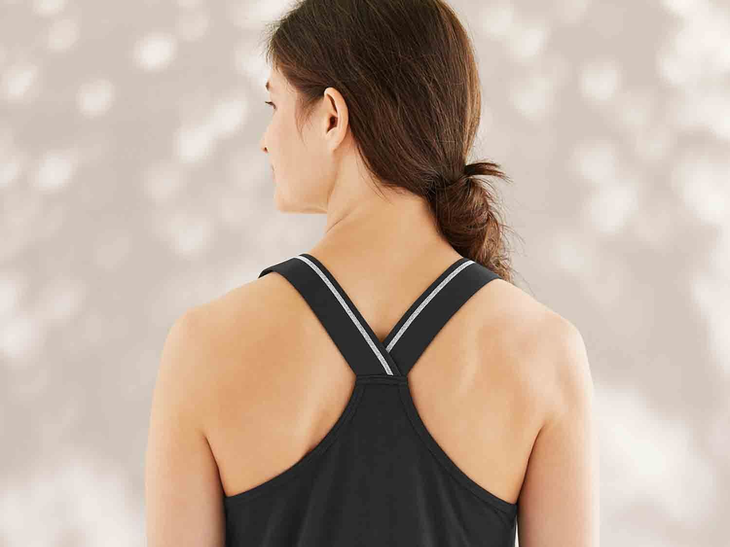 Camiseta técnica negra para mujer con espalda natación