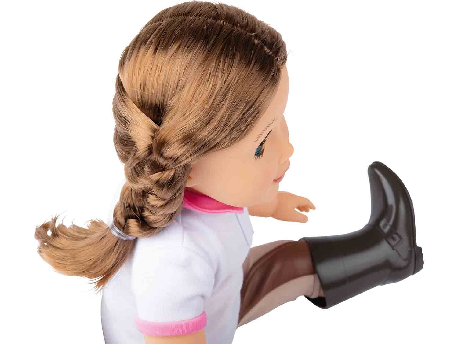 Muñeca con pelo castaño