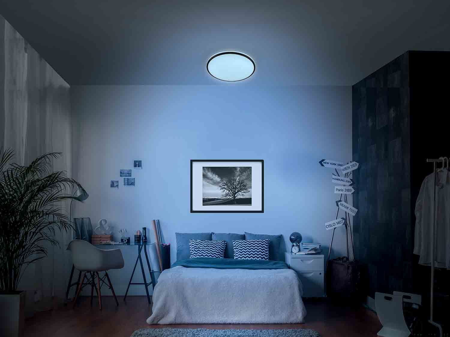 Lámpara LED de techo con regulación de color y marco