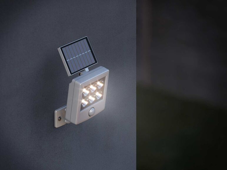 Lámpara LED con panel solar integrado